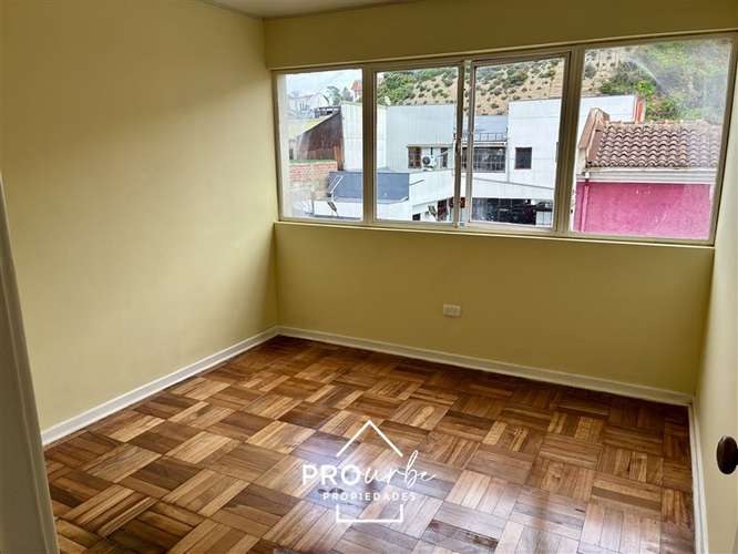 REMODELADO / LUMINOSO / CENTRO DE VIÑA / 2 DORMIT. AMPLIOS