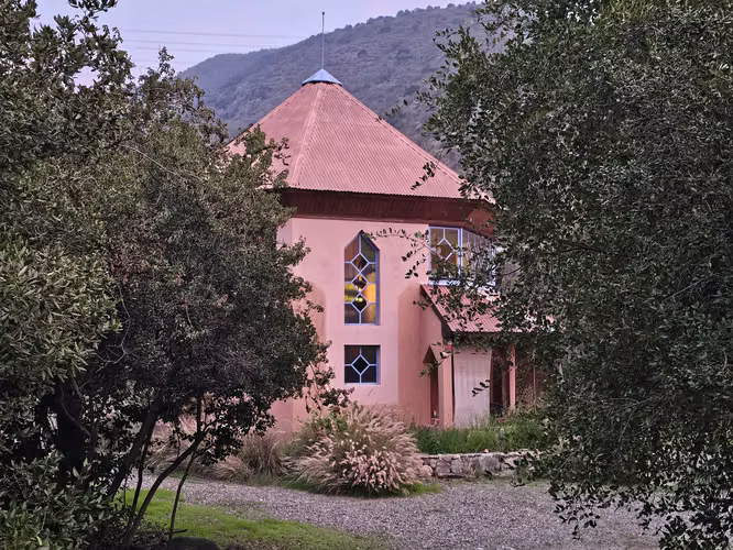 Parcela con casa de Autor en la Naturaleza