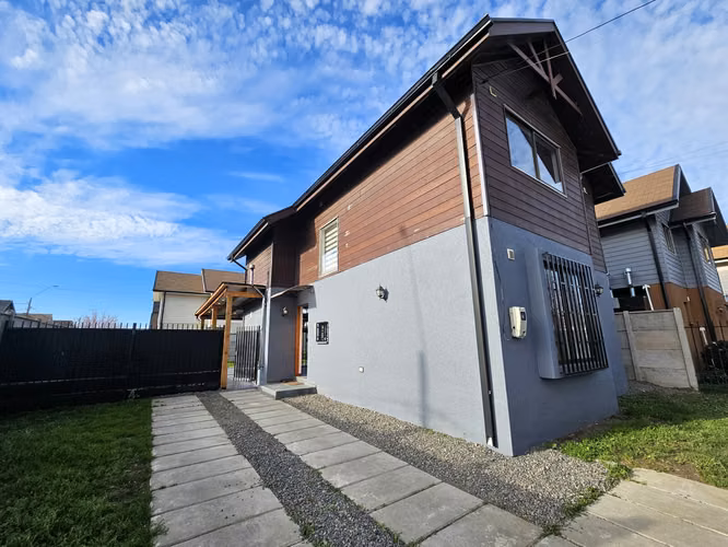 CASA EN PARQUE SAN VALENTIN