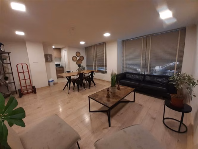METRO ECUADOR, depto 2 dorm, 1 baño, primer piso,SIN AVAL