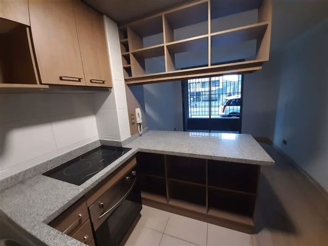 METRO ECUADOR, depto 2 dorm, 1 baño, primer piso,SIN AVAL