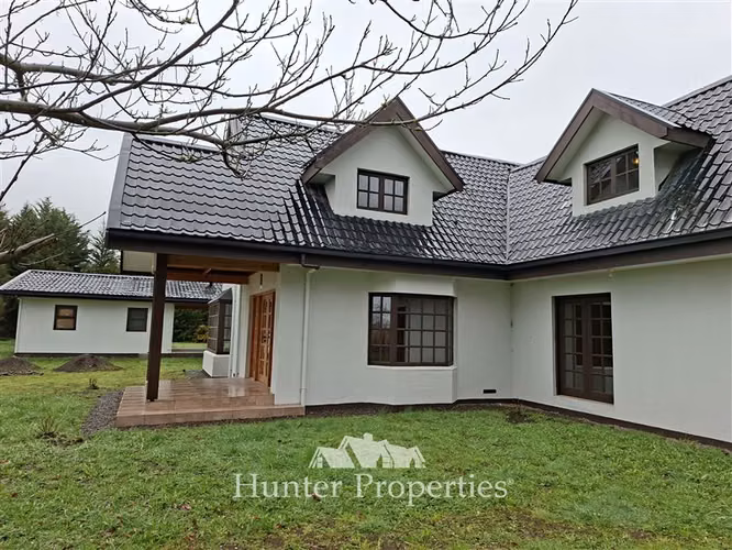 VENTA CASA NUEVA 4D/3B/ SALA DE ESTAR / VILCÚN