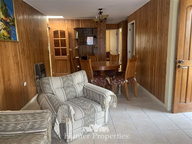 Casa en venta de 3 dorm. 2 baños en el centro de Pucón