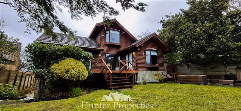 Casa en venta en Pucón Centro, frente al Lago
