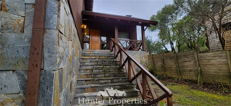 Casa en venta en Pucón Centro, frente al Lago