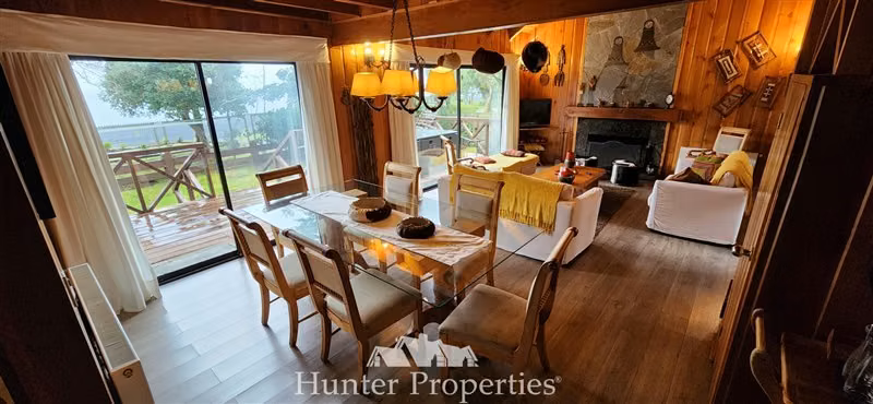 Casa en venta en Pucón Centro, frente al Lago - Imagen 2