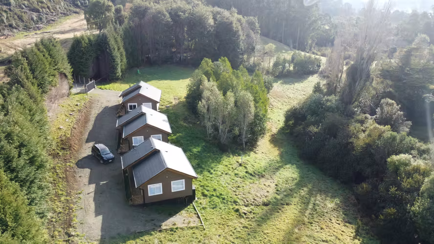 Arriendo Año Corrido · Cabaña Nueva 2D/1B en 4 Há de Bosque con Acceso Privado al Lago Llanquihue