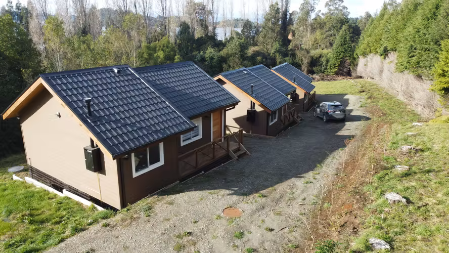 Arriendo Año Corrido · Cabaña Nueva 2D/1B en 4 Há de Bosque con Acceso Privado al Lago Llanquihue