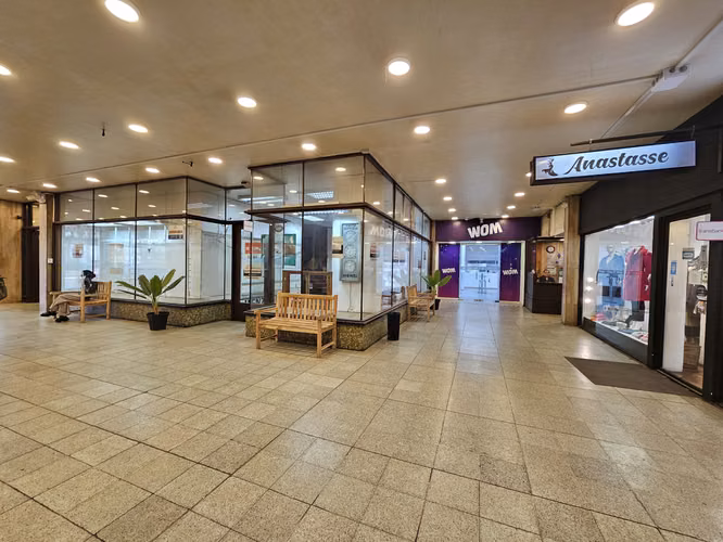 Gran Local Comercial Ubicado en Edificio Prales Centro Valdivia