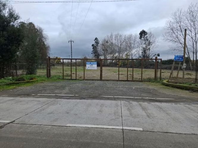 Sitio Comercial en Camino Real, a pasos de Avda León Bustos