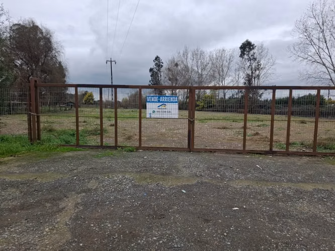 Sitio Comercial en Camino Real , a pasos de Av León Bustos