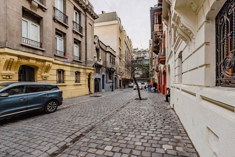 Oficina de 205 m² en arriendo a pasos de la moneda