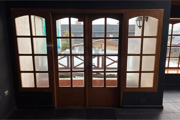 Local comercial en arriendo - calle brasil pucón