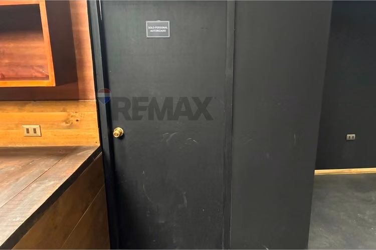 Local comercial en arriendo - calle brasil pucón