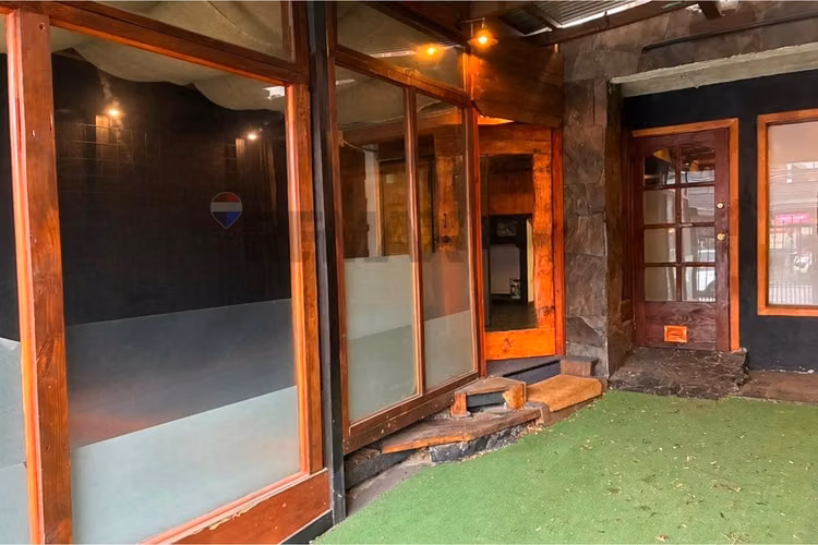 Local comercial en arriendo - calle brasil pucón
