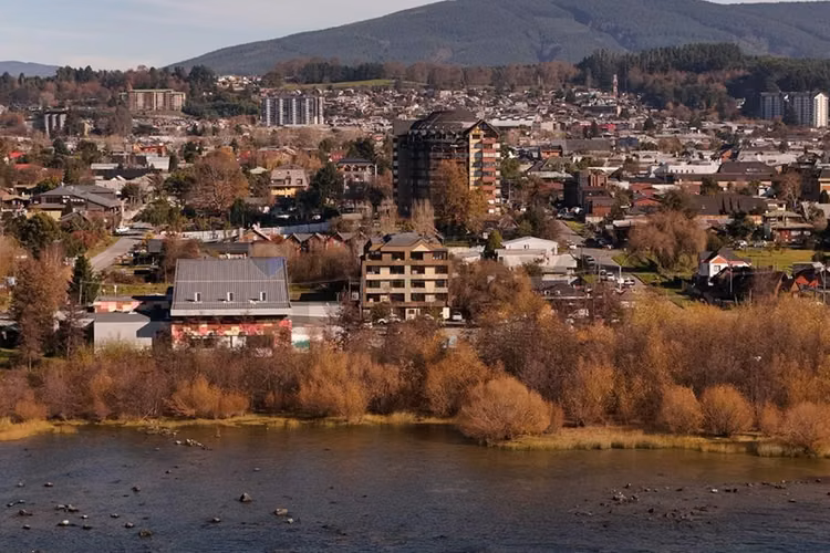 Venta de céntrico departamento 2d+2b, villarrica - Imagen 2