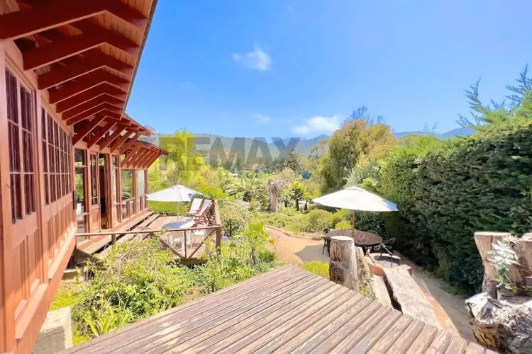 Casa en venta en el centro de cachagua