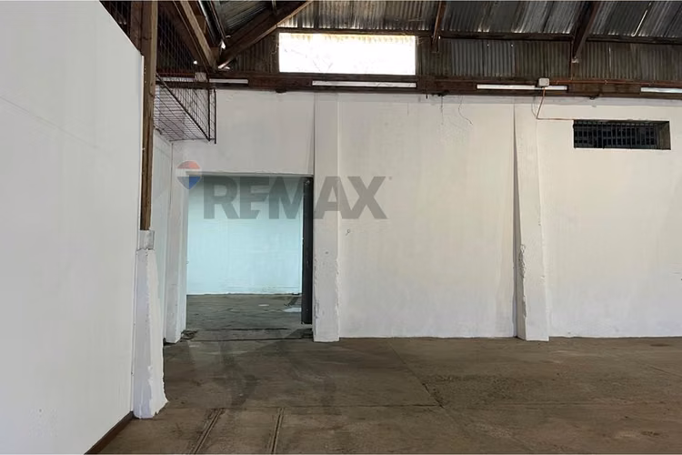 Se arrienda bodega 400 m2 talca