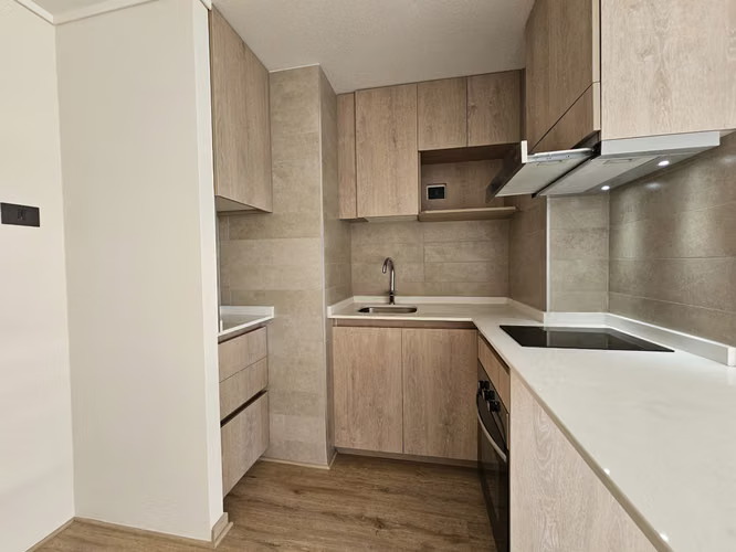 ARRIENDO DPTO CON BALCON A PASOS DE LOCOMOCIÓN