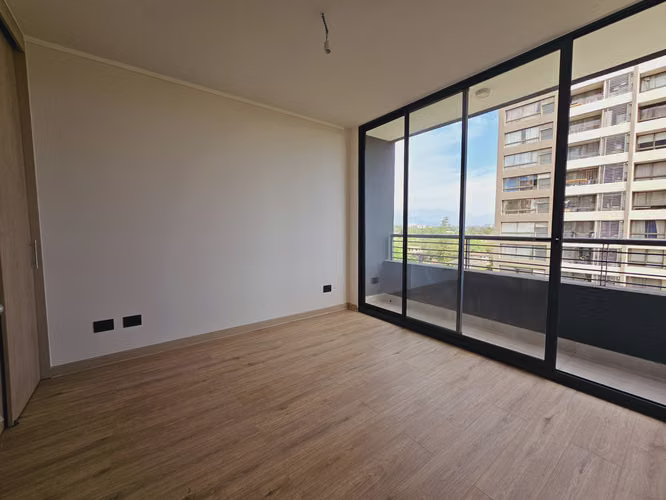 ARRIENDO DPTO CON BALCON A PASOS DE LOCOMOCIÓN - Imagen 2