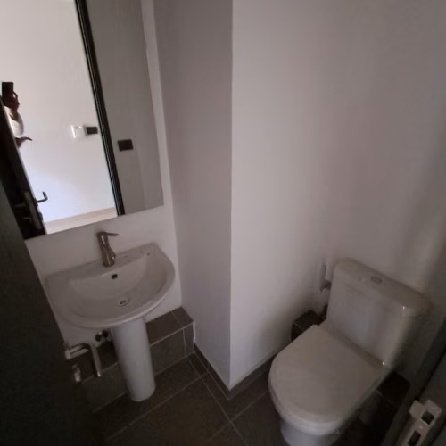 OFICINA REMODELADA EN PROVIDENCIA LISTA PARA USAR - Imagen 6