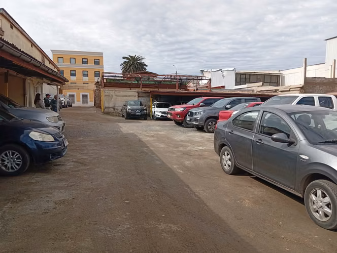 VENTA CON PATENTE COMERCIAL A POCAS CUADRAS DE LA PLAZA