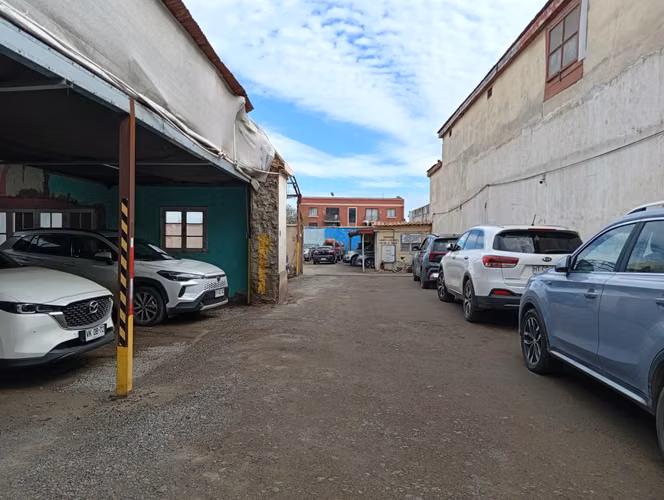 VENTA CON PATENTE COMERCIAL A POCAS CUADRAS DE LA PLAZA