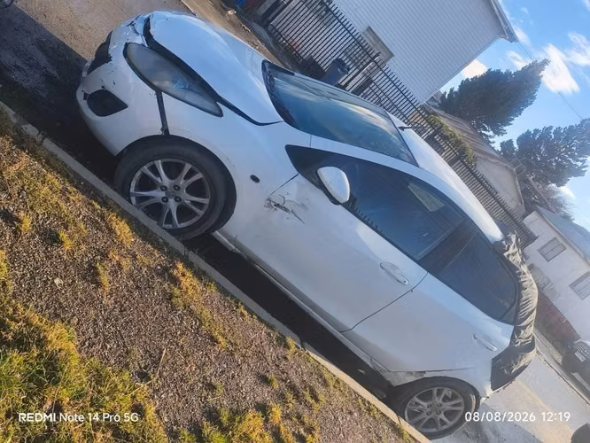 Mazda demio 2012