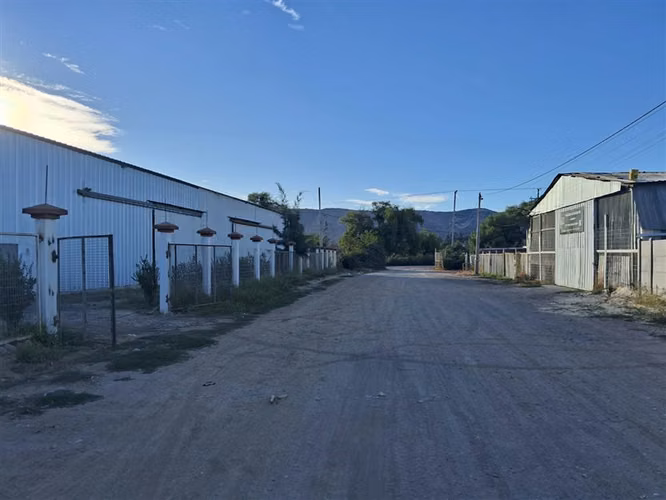 ARRIENDO GALPÓN 1500M2-TRIFASICA SANTA MONICA-PADRE HURTADO