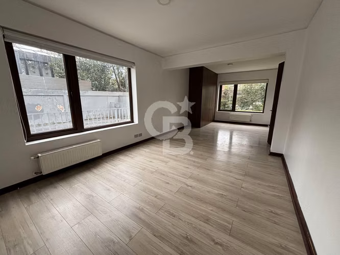 Casa familiar a pasos del Sport Francés, Vitacura.