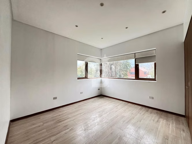 Casa familiar a pasos del Sport Francés, Vitacura.