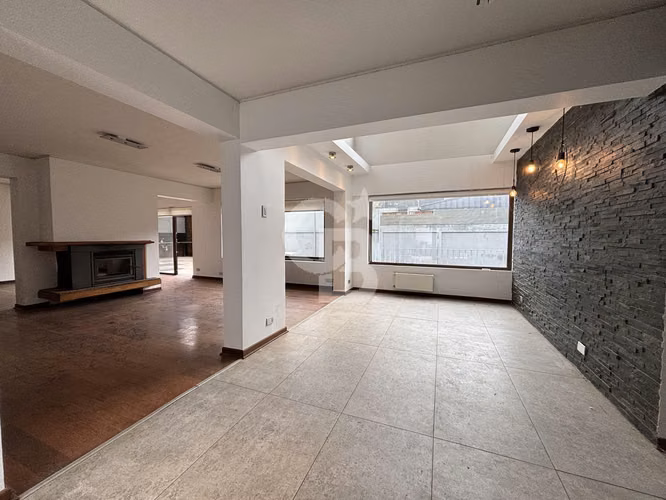 Casa familiar a pasos del Sport Francés, Vitacura.