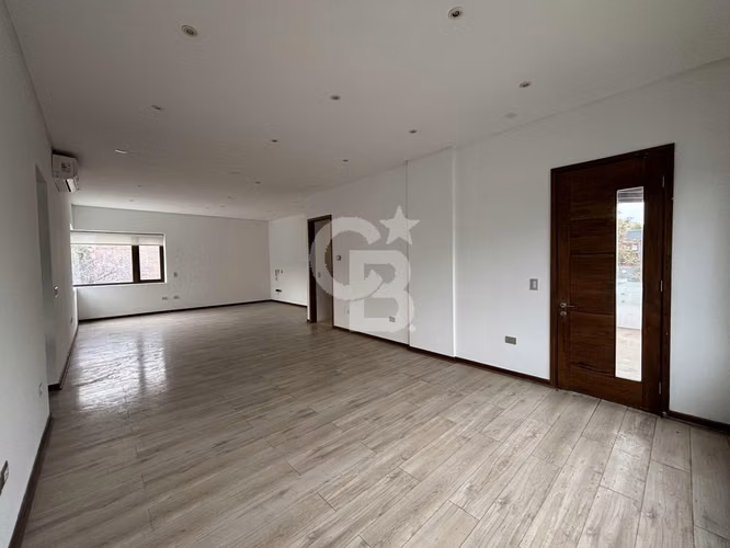 Casa familiar a pasos del Sport Francés, Vitacura.