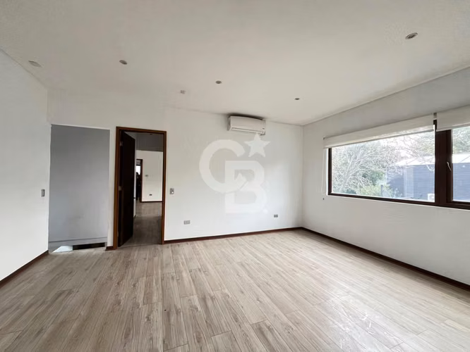 Casa familiar a pasos del Sport Francés, Vitacura.