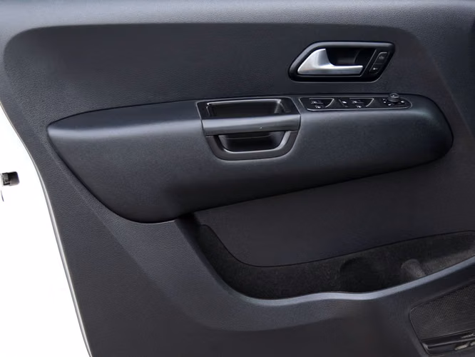 VOLKSWAGEN AMAROK 2023