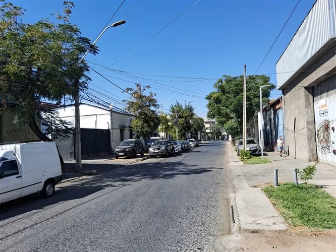 EN VENTA BODEGA COMERCIAL 285 M2 SANTIAGO-CLUB HIPICO