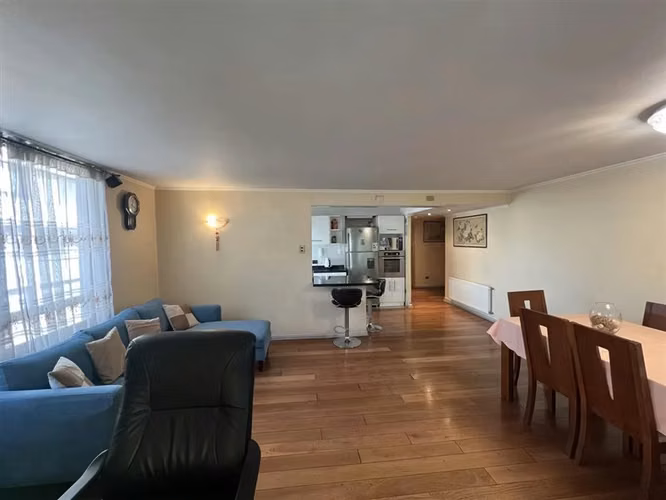 Departamento en venta de 3 dorm. en Las Condes