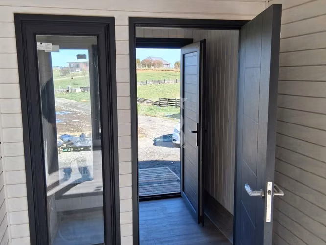 Moderna Casa con Vista a Volcanes y Amplia Terraza