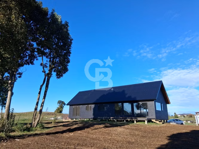Moderna Casa con Vista a Volcanes y Amplia Terraza