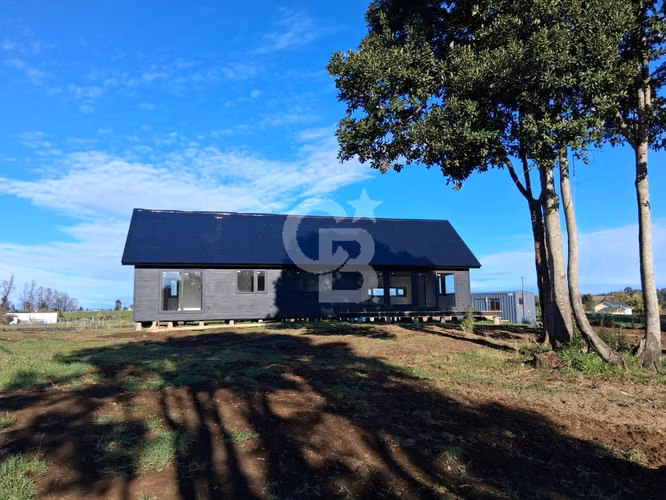 Moderna Casa con Vista a Volcanes y Amplia Terraza