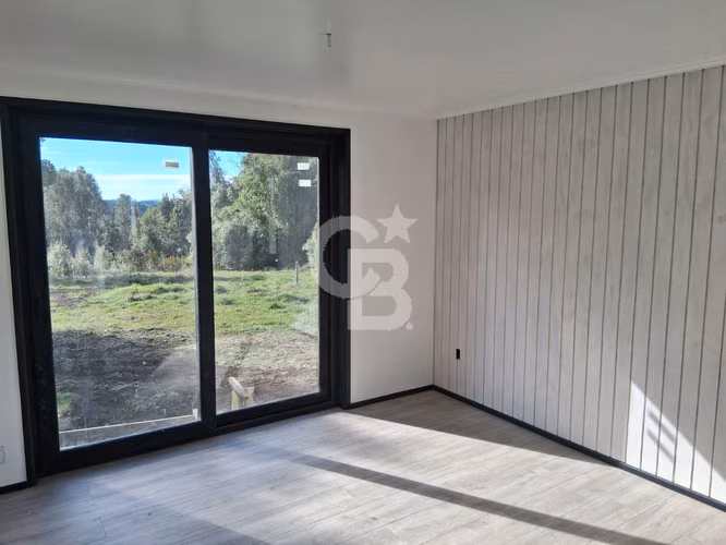 Moderna Casa con Vista a Volcanes y Amplia Terraza
