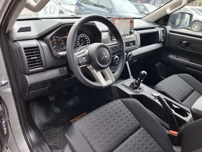 MITSUBISHI L200 2026