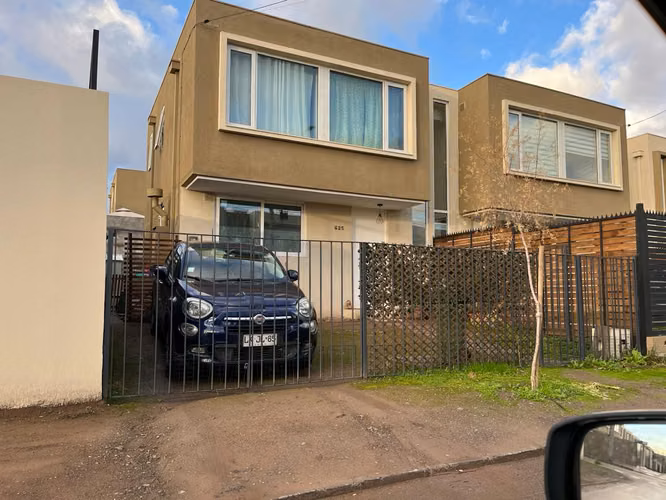 EXCELENTE CASA EN VENTA EN COMUNA DE PUENTE ALTO , 3 DORMITORIOS 3 BAÑOS