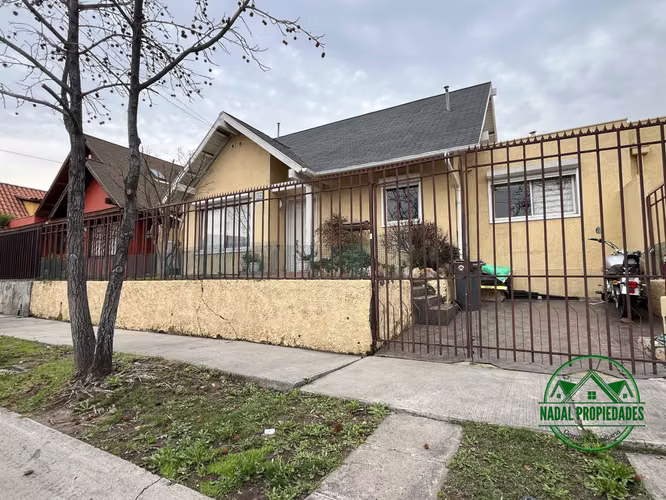 Cómoda Casa 4D 3B 1E 1B! Excelente Conectividad! (179215)