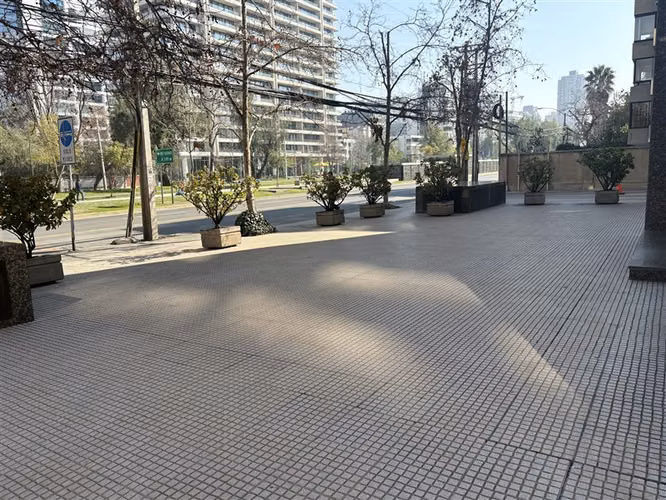 Local Comercial en venta en Escuela Militar, Las Condes