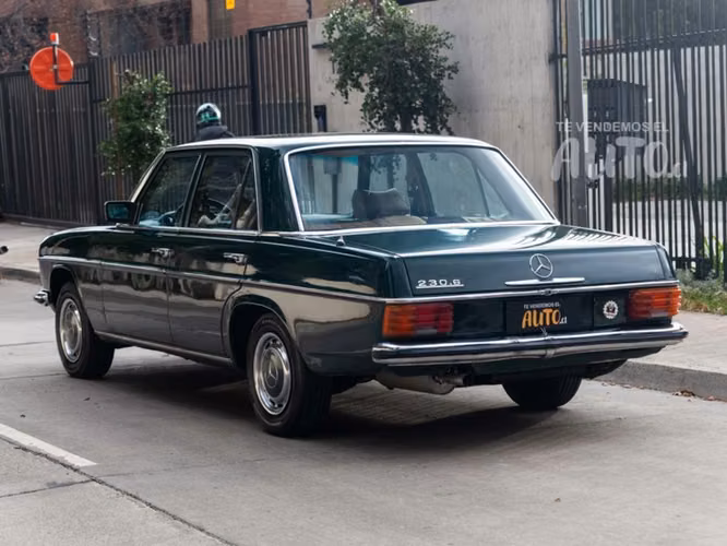 Mercedes Benz 230 W114 1975