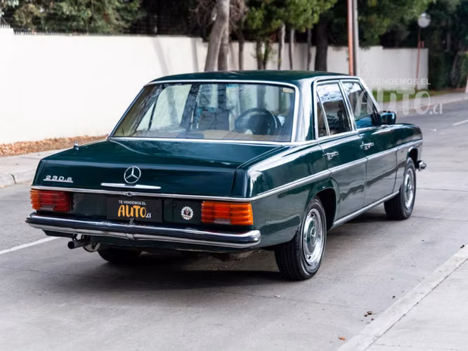Mercedes Benz 230 W114 1975