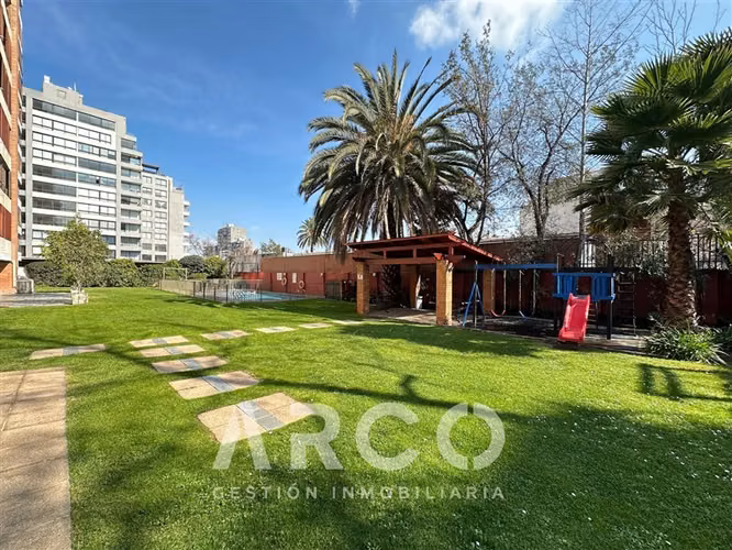 Departamento en venta de 4 dorm. José Dgo Cañas. Ñuñoa.