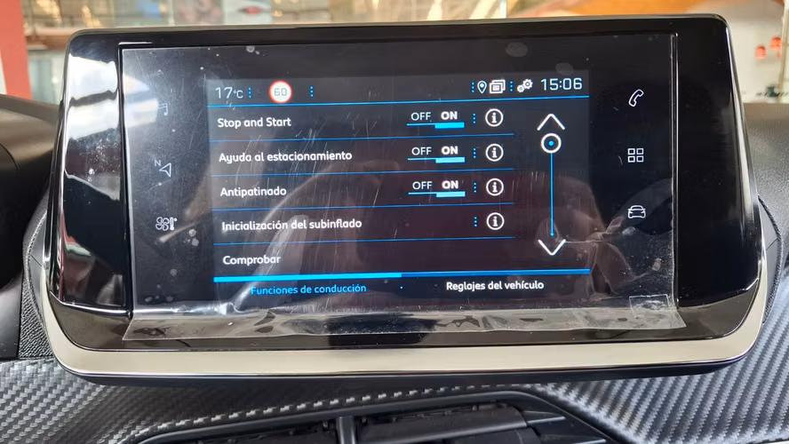 PEUGEOT 2008 1,2 PURETECH MT 2021