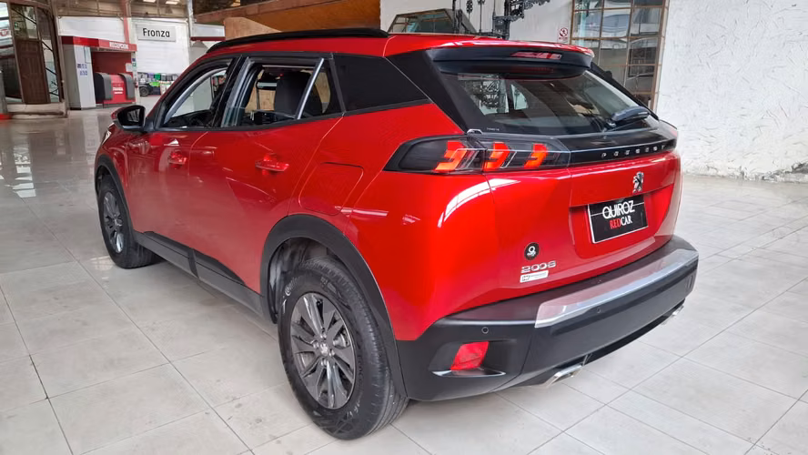 PEUGEOT 2008 1,2 PURETECH MT 2021